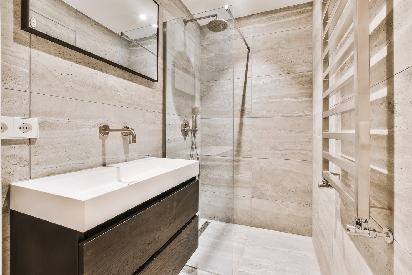 Podtynkowy system prysznicowy - funkcjonalność i nowoczesny design